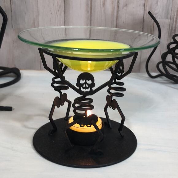 Adorable Partylite Halloween Decor - Mr. Bones and Dog and Cat with Aroma Warmer - Picture 5 of 16